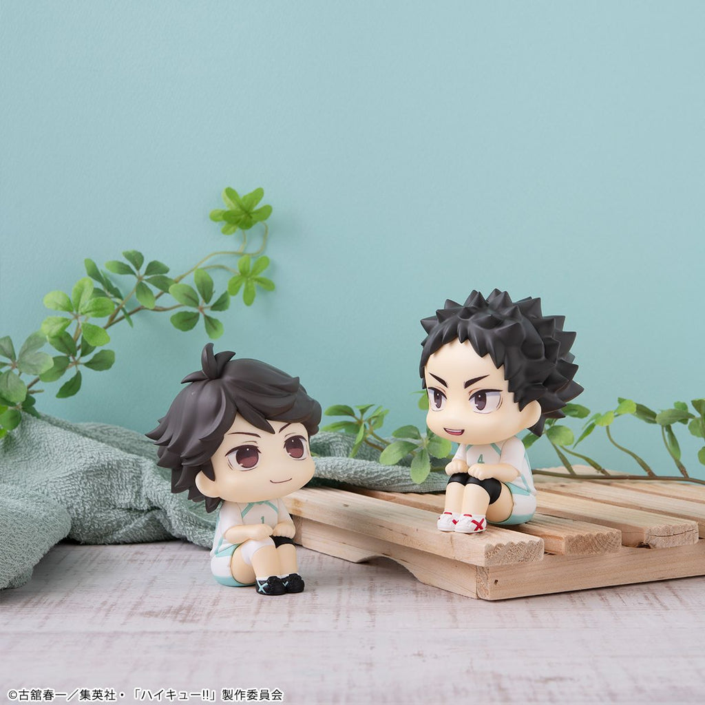 LOOK UP SERIES - Haikyu!! Toru Oikawa and Hajime Iwaizumi Uniform ver. Set [with gift]