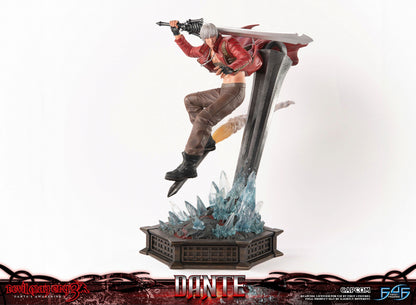 Devil May Cry 3 / Dante Statue