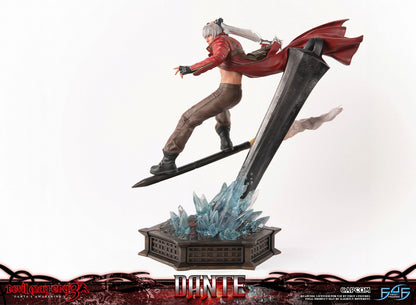 Devil May Cry 3 / Dante Statue