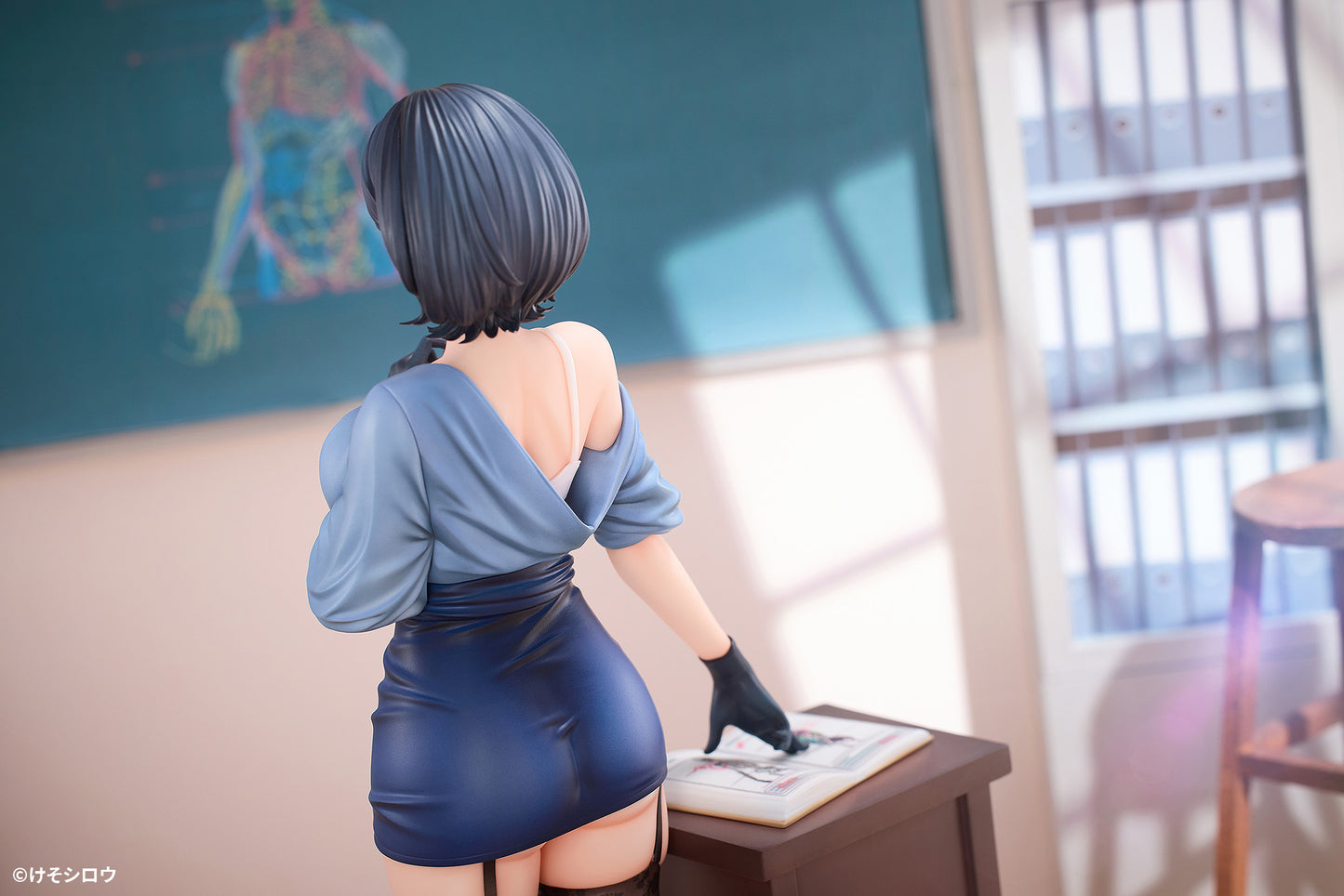 1/6 Natural Airhead Art Teacher Rumi Suddenly Starts Taking Off Her Clothes