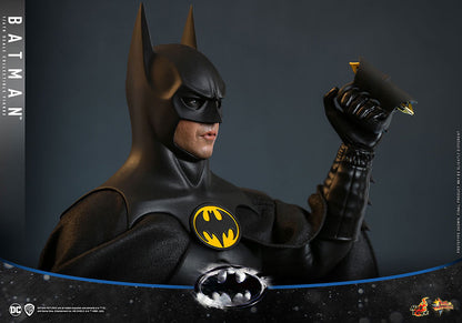 1/6 Movie Masterpiece - Scale Fully Poseable Figure: Batman Returns - Batman (2.0)