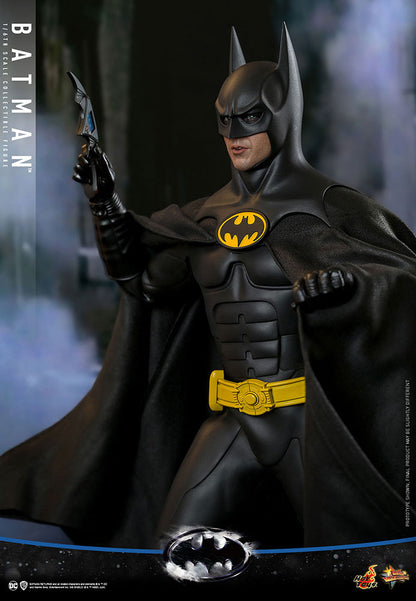 1/6 Movie Masterpiece - Scale Fully Poseable Figure: Batman Returns - Batman (2.0)