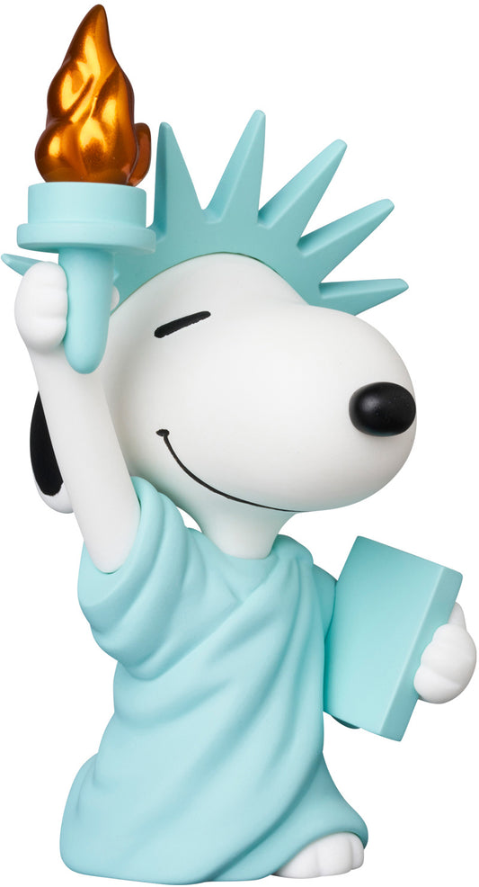 UDF Peanuts Series 17 Statue Of Liberty Snoopy