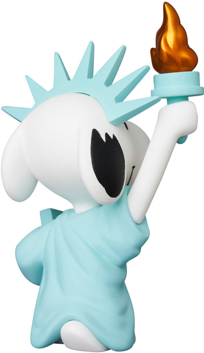 UDF Peanuts Series 17 Statue Of Liberty Snoopy