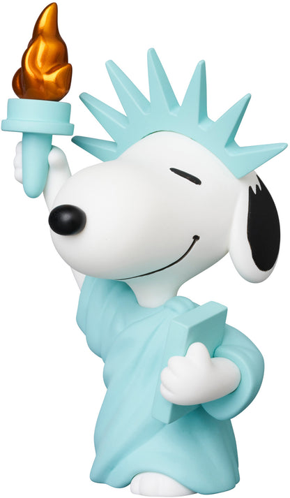 UDF Peanuts Series 17 Statue Of Liberty Snoopy