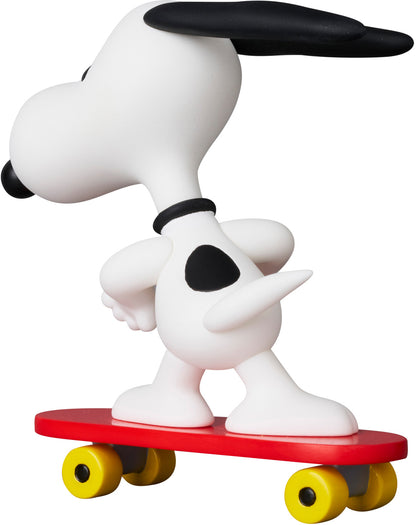 UDF Peanuts Series 17 Skateboard Snoopy