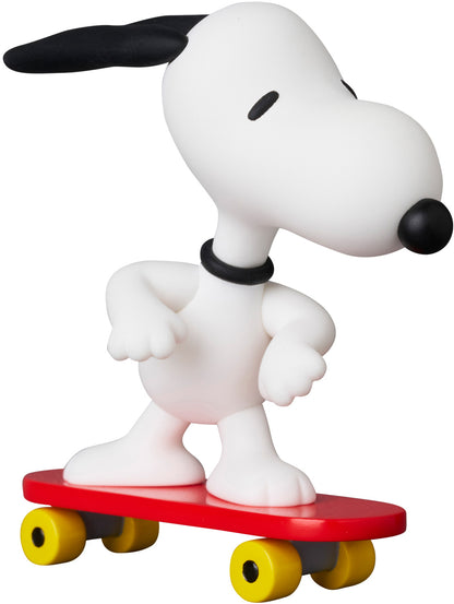 UDF Peanuts Series 17 Skateboard Snoopy