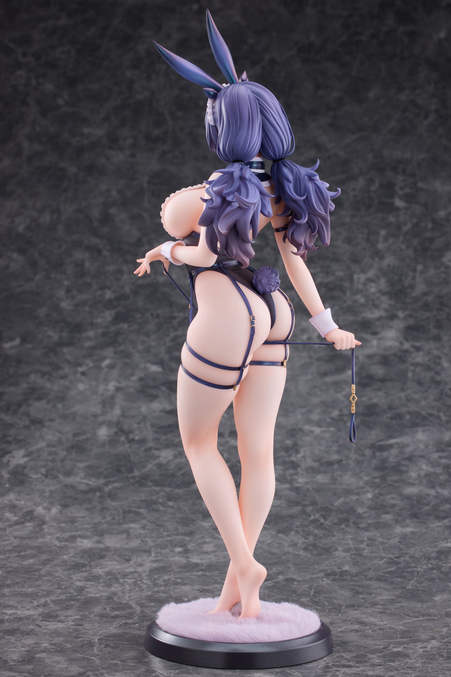 1/6 Obedient Hina Verna Barefoot Ver. Illustrated by Sue Suerte